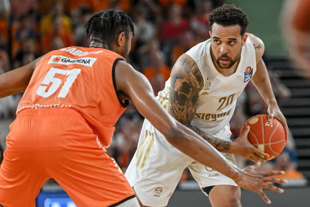 还在世界羽 还在世界羽