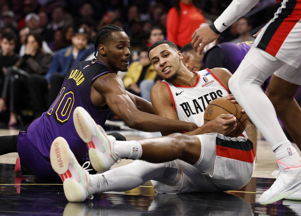 显得疲于应 显得疲于应